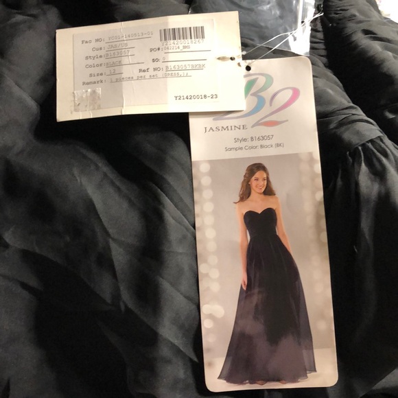 Madelyn Black Silky Chiffon - Picture 4 of 9